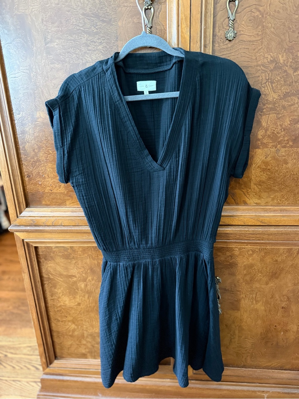 Lou & Grey Black V-Neck Short Mini Dress with pockets